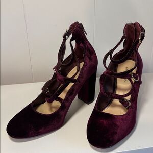 Gianni Bini red/purple velvet heels with straps closed toe woman’s size 8 heels